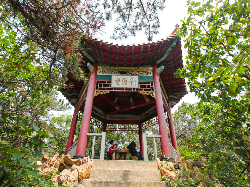 夏日的大连棒棰岛海边